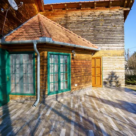 Holiday home Zoeldfenyo Nyaralo, Tannengruen